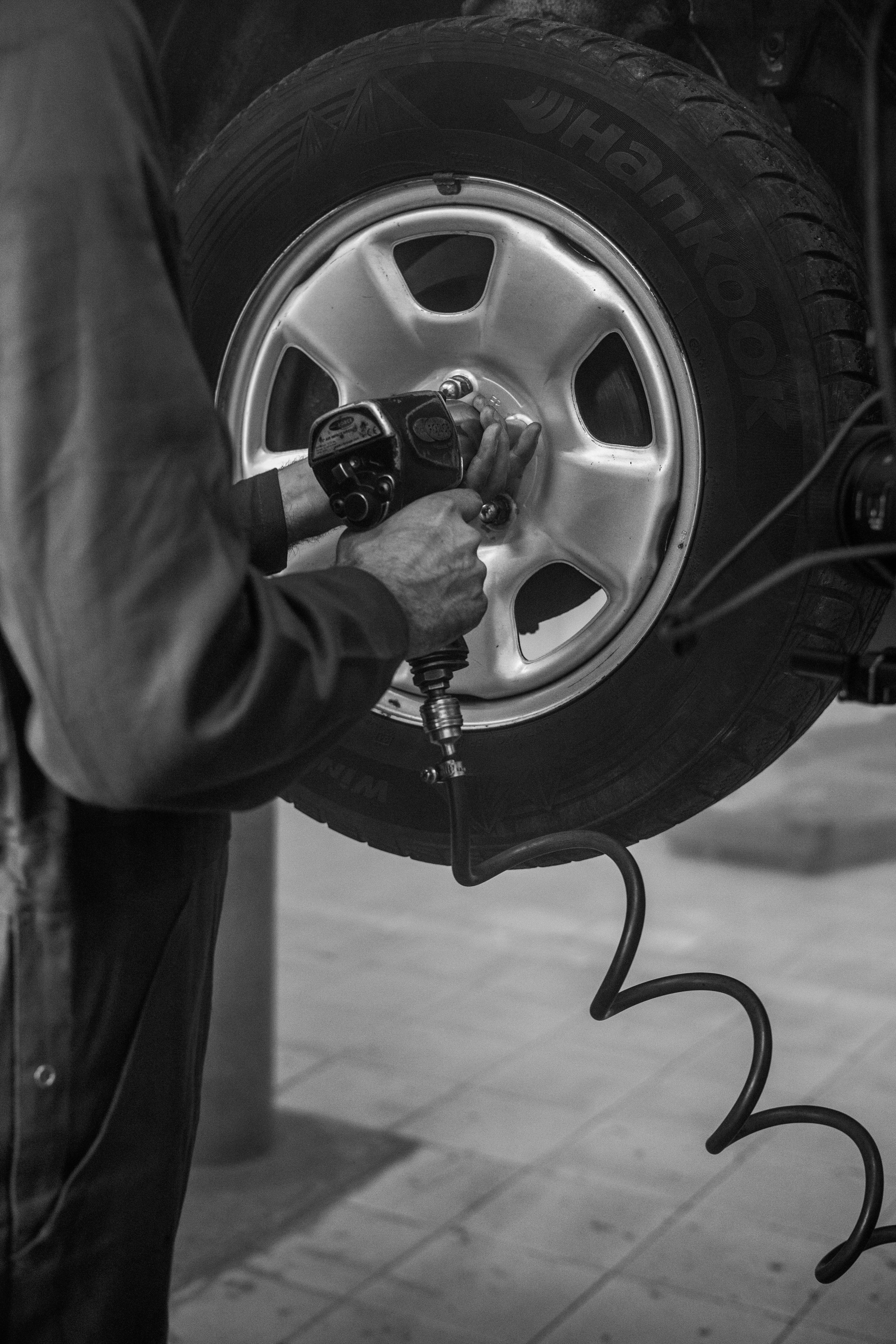 Tire installation service